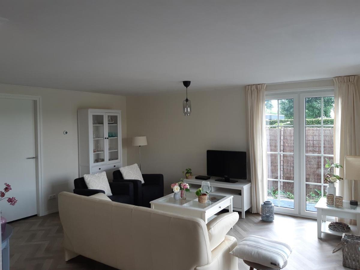 Nieuwe Beachbungalow Aan Ijsselmeer 39 24 Four Seasons Lemmer Exterior photo