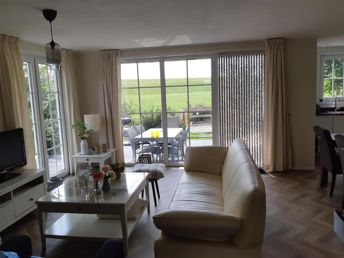 Nieuwe Beachbungalow Aan Ijsselmeer 39 24 Four Seasons Lemmer Exterior photo