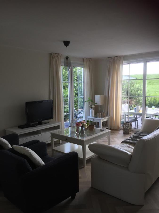 Nieuwe Beachbungalow Aan Ijsselmeer 39 24 Four Seasons Lemmer Exterior photo